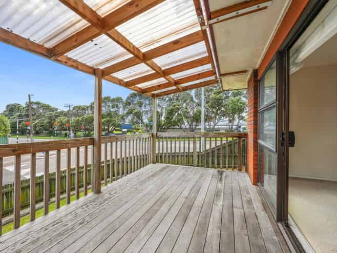 2/60 Flanshaw Road, Te Atatu South