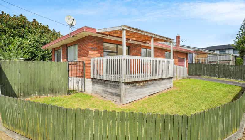 2/60 Flanshaw Road, Te Atatu South