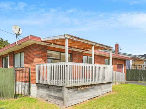 2/60 Flanshaw Road, Te Atatu South