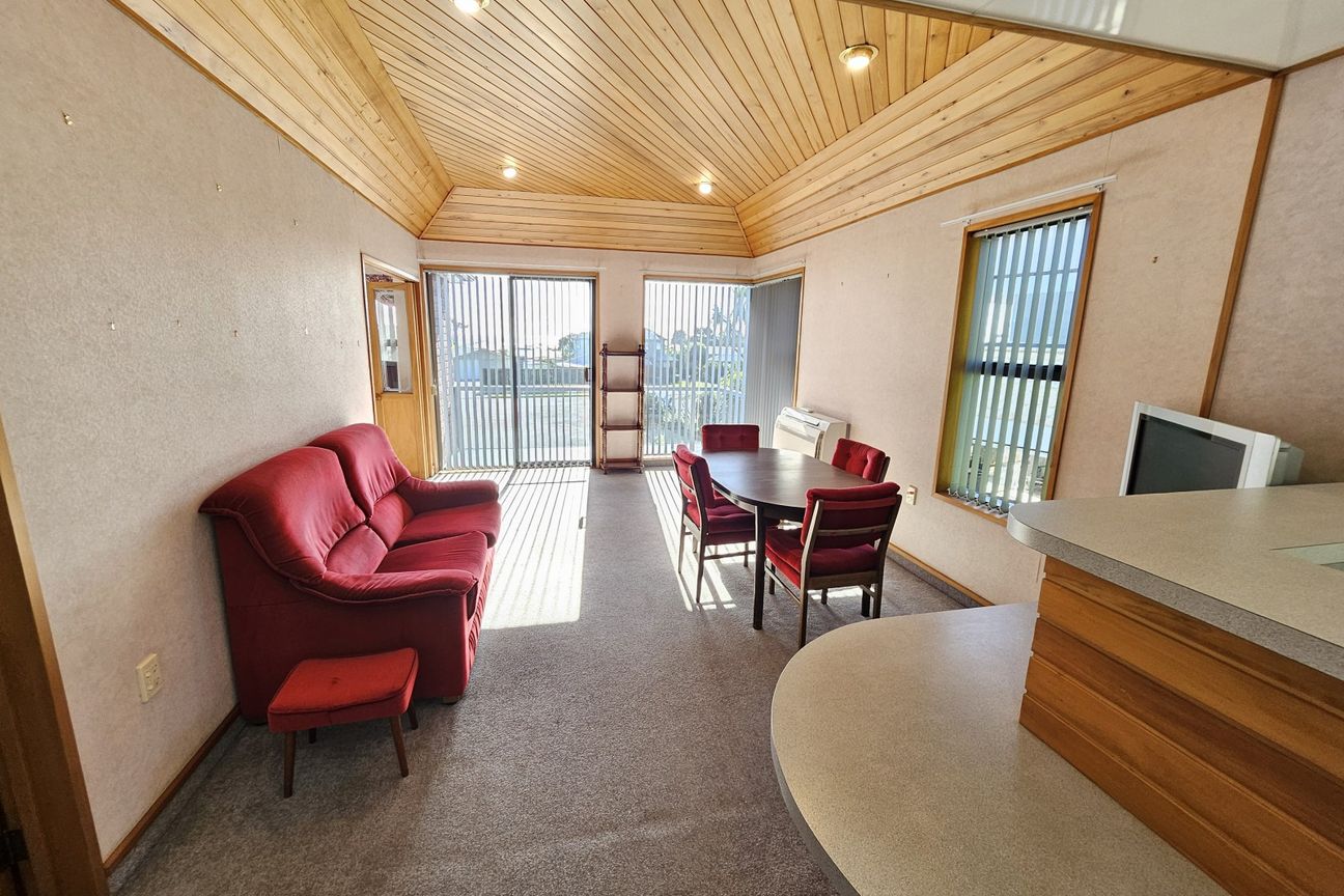 Family Home with Sea Views - Widok 3