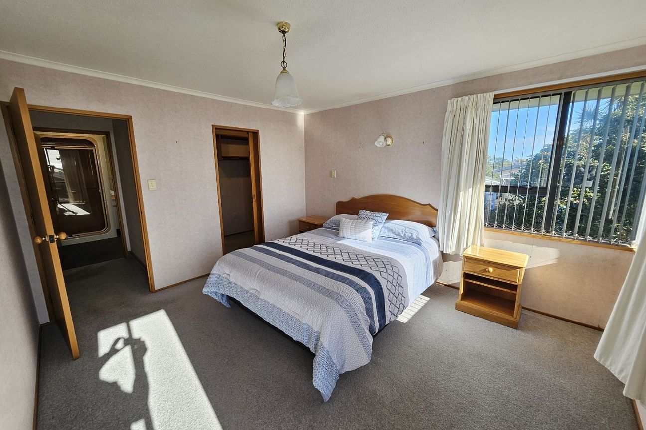 Family Home with Sea Views - Więcej