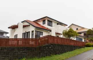 4 White Pine Avenue, Woodridge