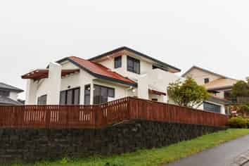 4 White Pine Avenue, Woodridge