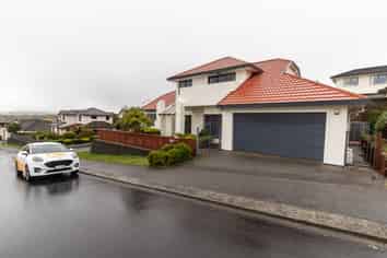 4 White Pine Avenue, Woodridge