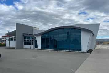 High-Profile Property with Modern Showroom