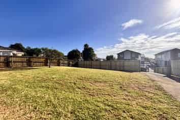 8 Arnhem Place, Pukekohe