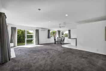 23 Swansea Road, Stratford