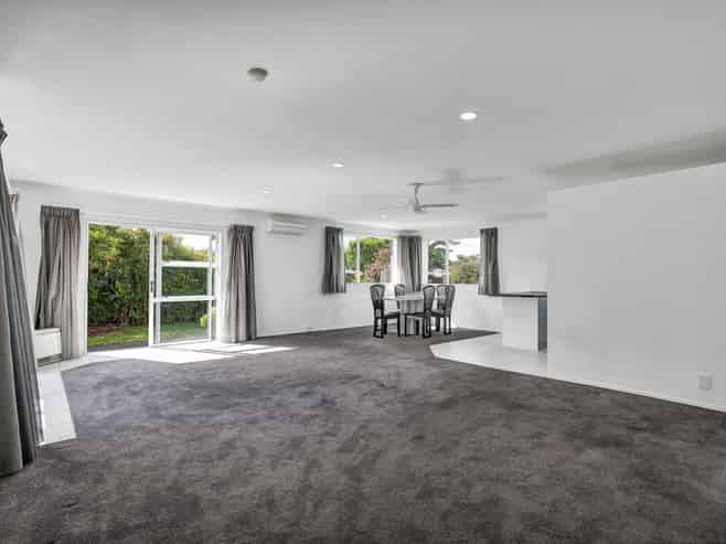 23 Swansea Road, Stratford