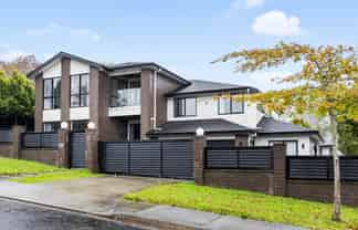 2 Para Close, Fairview Heights