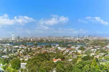 2/11A Parr Terrace, Castor Bay
