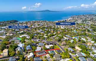 2/11A Parr Terrace, Castor Bay