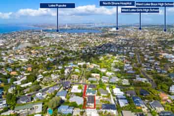 2/11A Parr Terrace, Castor Bay