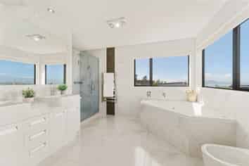 2/11A Parr Terrace, Castor Bay