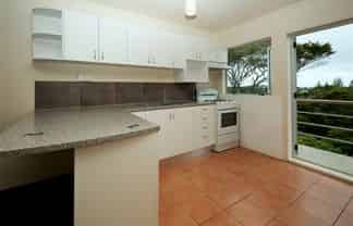 14/19a Verbena Road, Birkdale