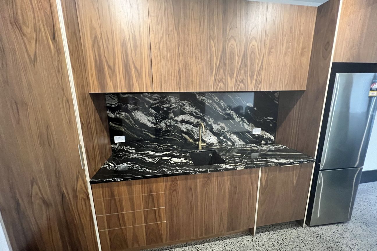 Modern Turnkey Office | Superb Value - Vista 6