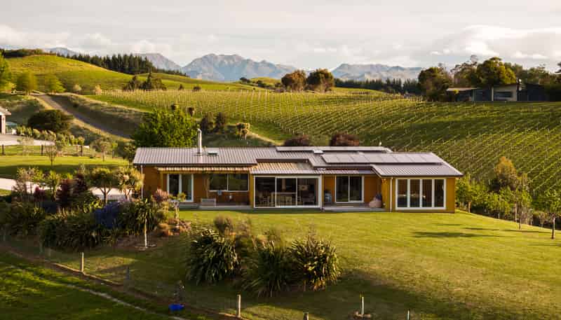 286 Delta Lake Heights, Renwick