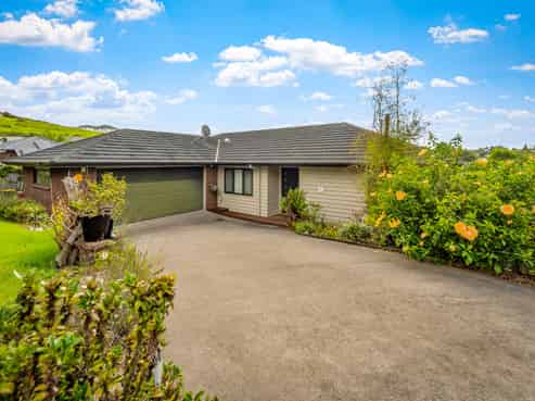 6 Bloomfield Rise, Stanmore Bay