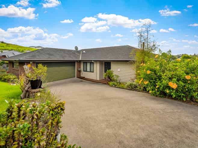 6 Bloomfield Rise, Stanmore Bay