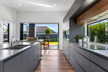 7 Veuve Drive, Lincoln