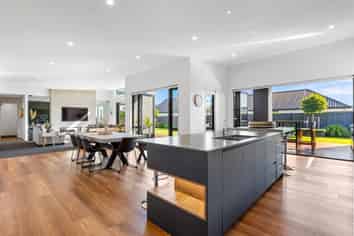 7 Veuve Drive, Lincoln