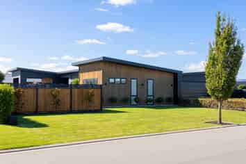 7 Veuve Drive, Lincoln