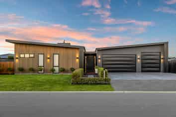 7 Veuve Drive, Lincoln