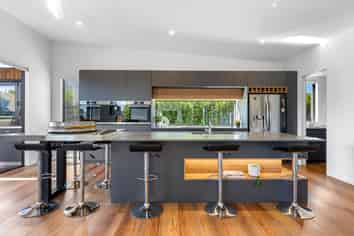 7 Veuve Drive, Lincoln