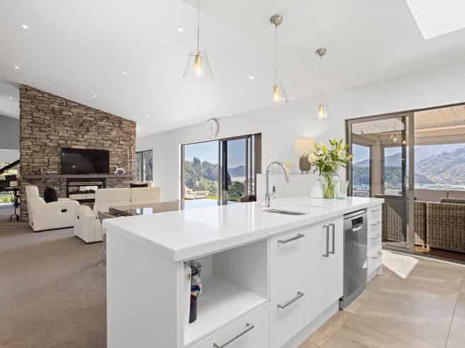 16 Harbour View Heights, Picton