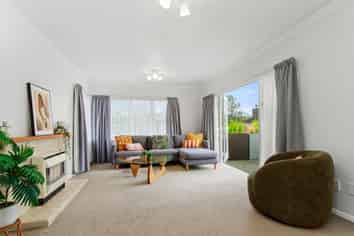 14 Lowry Crescent, Stokes Valley