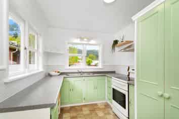 14 Lowry Crescent, Stokes Valley