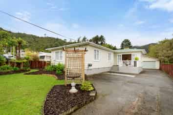 14 Lowry Crescent, Stokes Valley