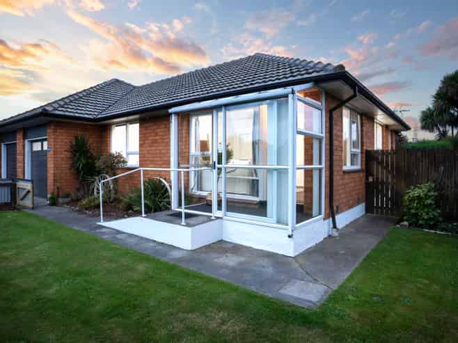 2/4 Lomax Place, Islington