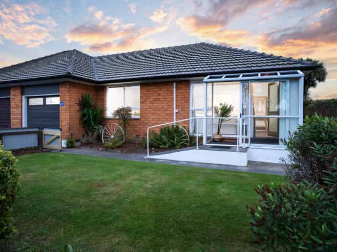 2/4 Lomax Place, Islington