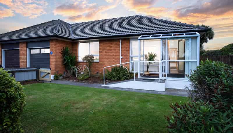 2/4 Lomax Place, Islington