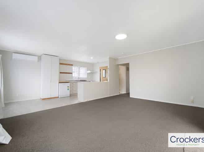 6 Templeton Place, Clendon Park