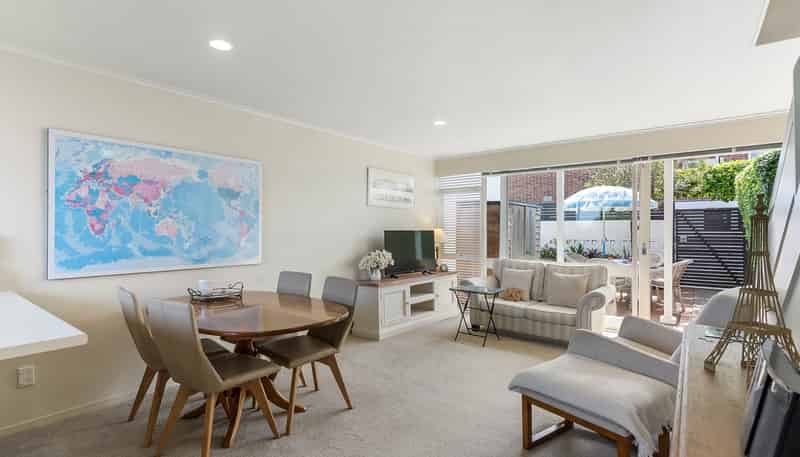 2/72 Sylvan Avenue, Northcote