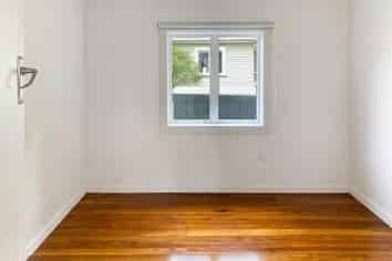 20 Vale Road, Riverside