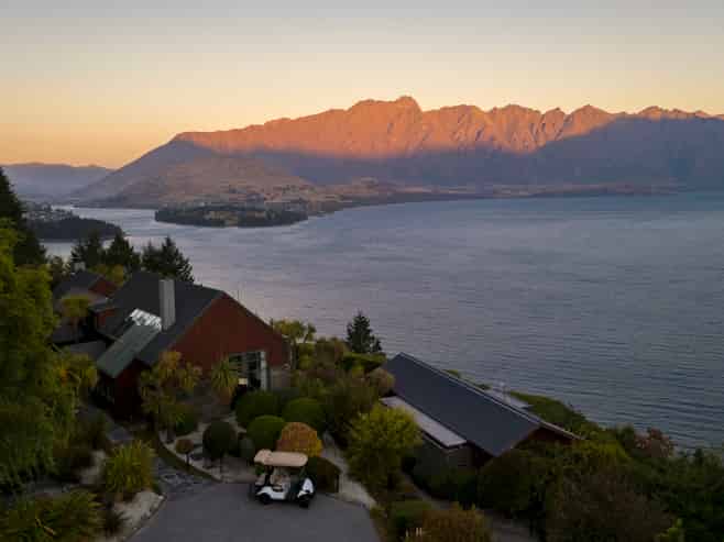 21 & 23 MacKinnon Terrace, Sunshine Bay