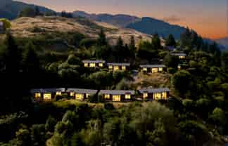 21 & 23 MacKinnon Terrace, Sunshine Bay