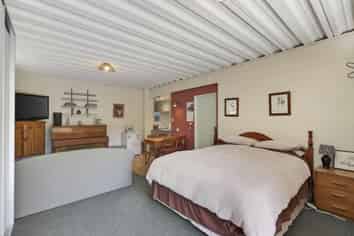 6A Leatham Avenue, Strandon