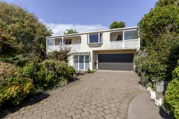 6A Leatham Avenue, Strandon