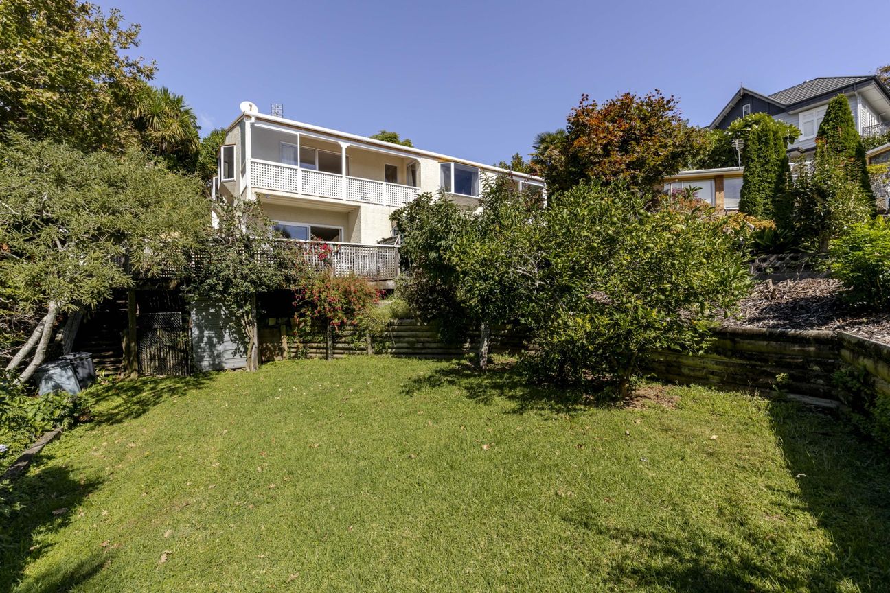 Large 4 Bedroom Living in Sunny Strandon - Bild 4