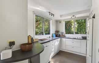 8B Waterloo Place, Westown