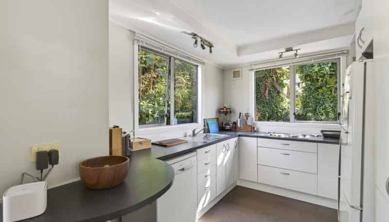 8B Waterloo Place, Westown