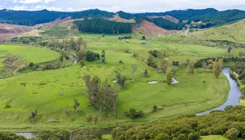 Stratholm, 31 Waihua Valley Road, Raupunga