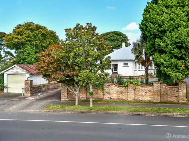 21 Gray Avenue, Mangere East
