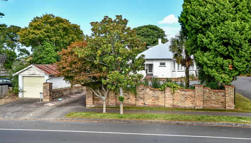 21 Gray Avenue, Mangere East