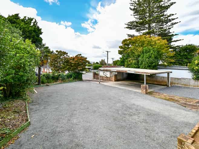 21 Gray Avenue, Mangere East