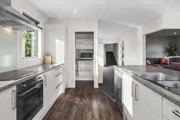 13 Muir Avenue, HALSWELL