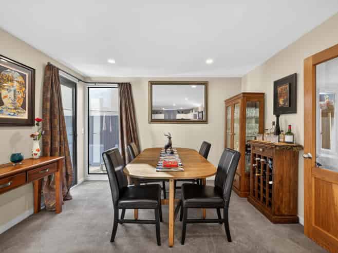 79 Holly Road, Saint Albans